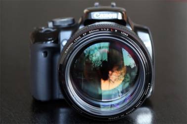 Bild: EF-85L-1.2-auf-Canon-EOS-5D-MK2