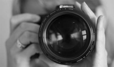 Bild: Fotografin-mit-EF-85L-1.2
