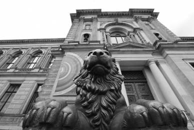 Bild: Loewe-Herzog-August-Bibliothek_EF16-35L-f16